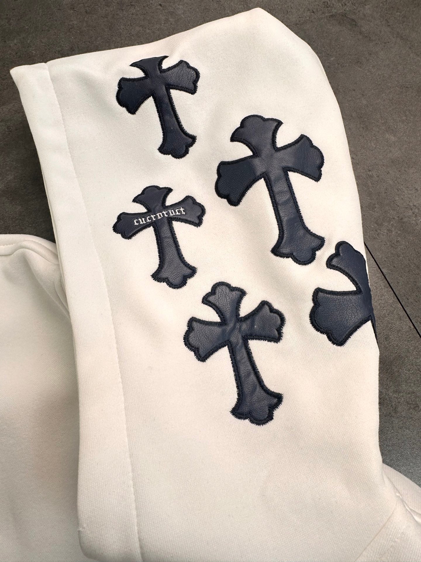 CHROME HEARTS BLACK CROSS PATCH HOODIE WHITE Status Shipping