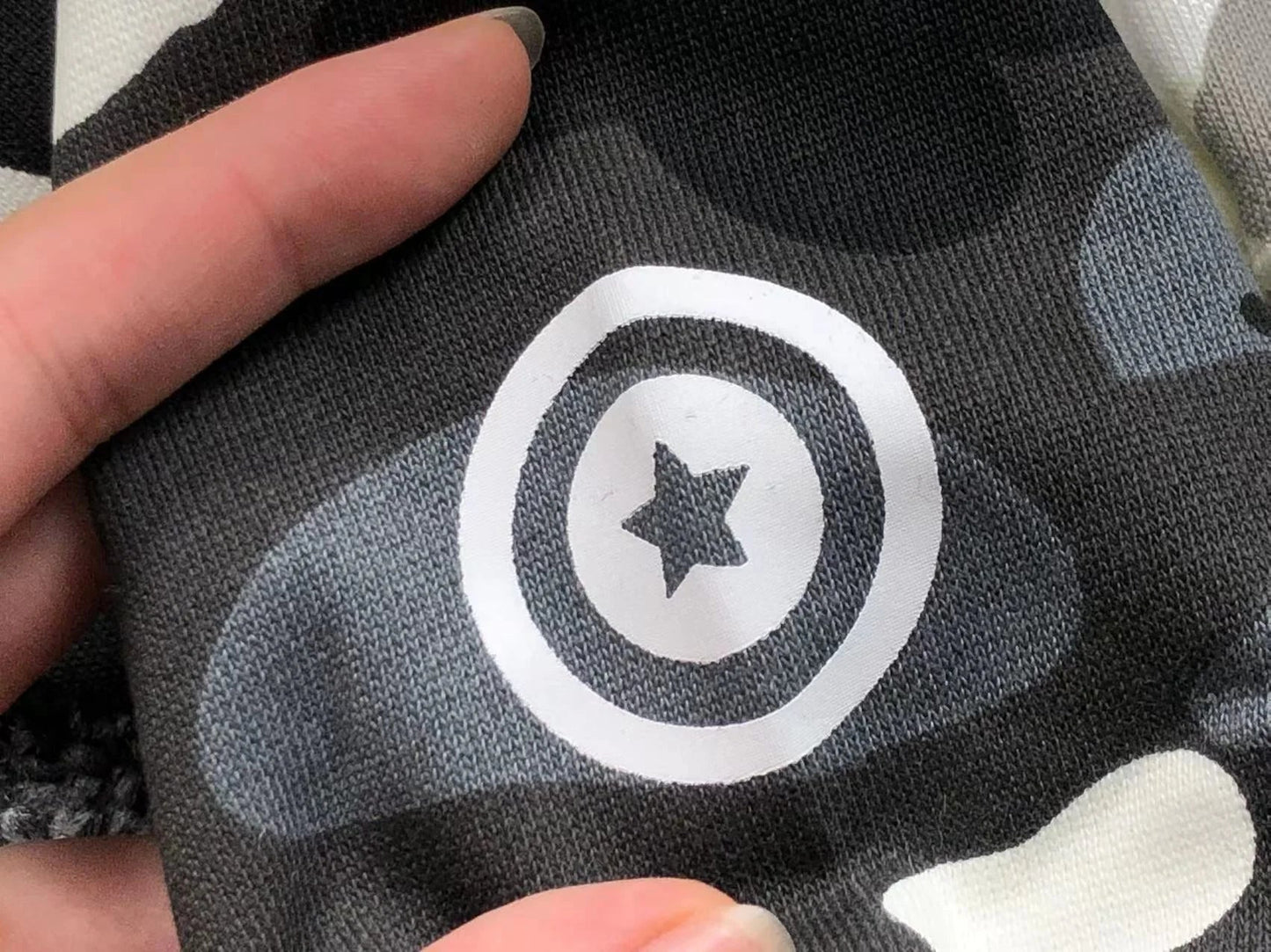 BAPE CITY CAMO HALF SHARK FULL ZIP HOODIE WHITE/BLACK Status Shipping