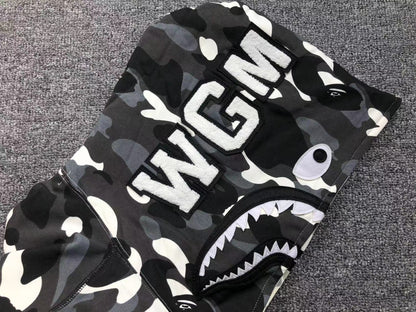 BAPE CITY CAMO HALF SHARK FULL ZIP HOODIE WHITE/BLACK Status Shipping
