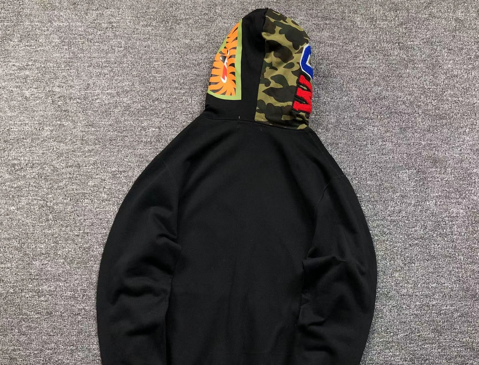 BAPE SHARK FULL ZIP HOODIE BLACK Status Shipping