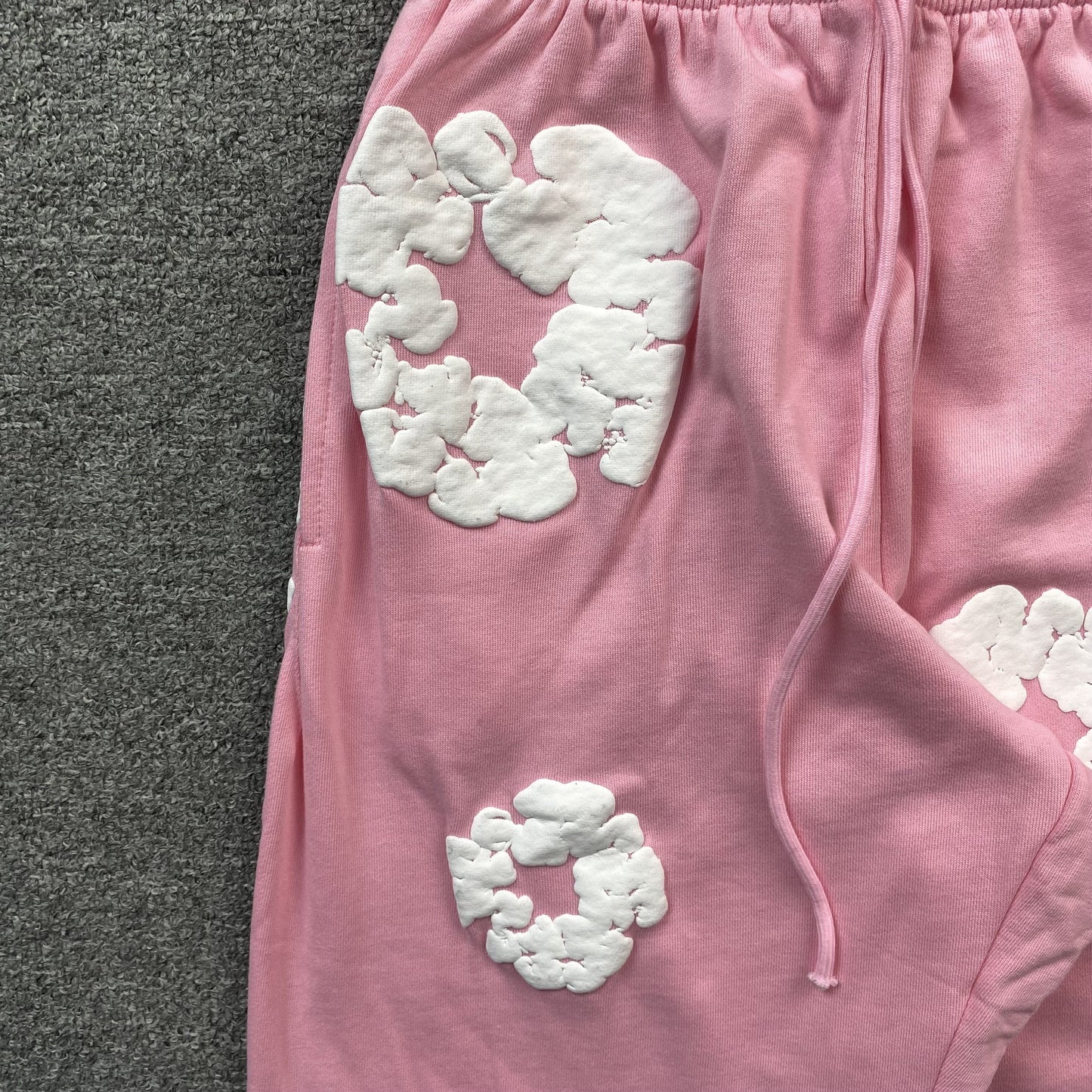 DENIM TEARS COTTON WREATH SWEATPANTS PINK Status Shipping