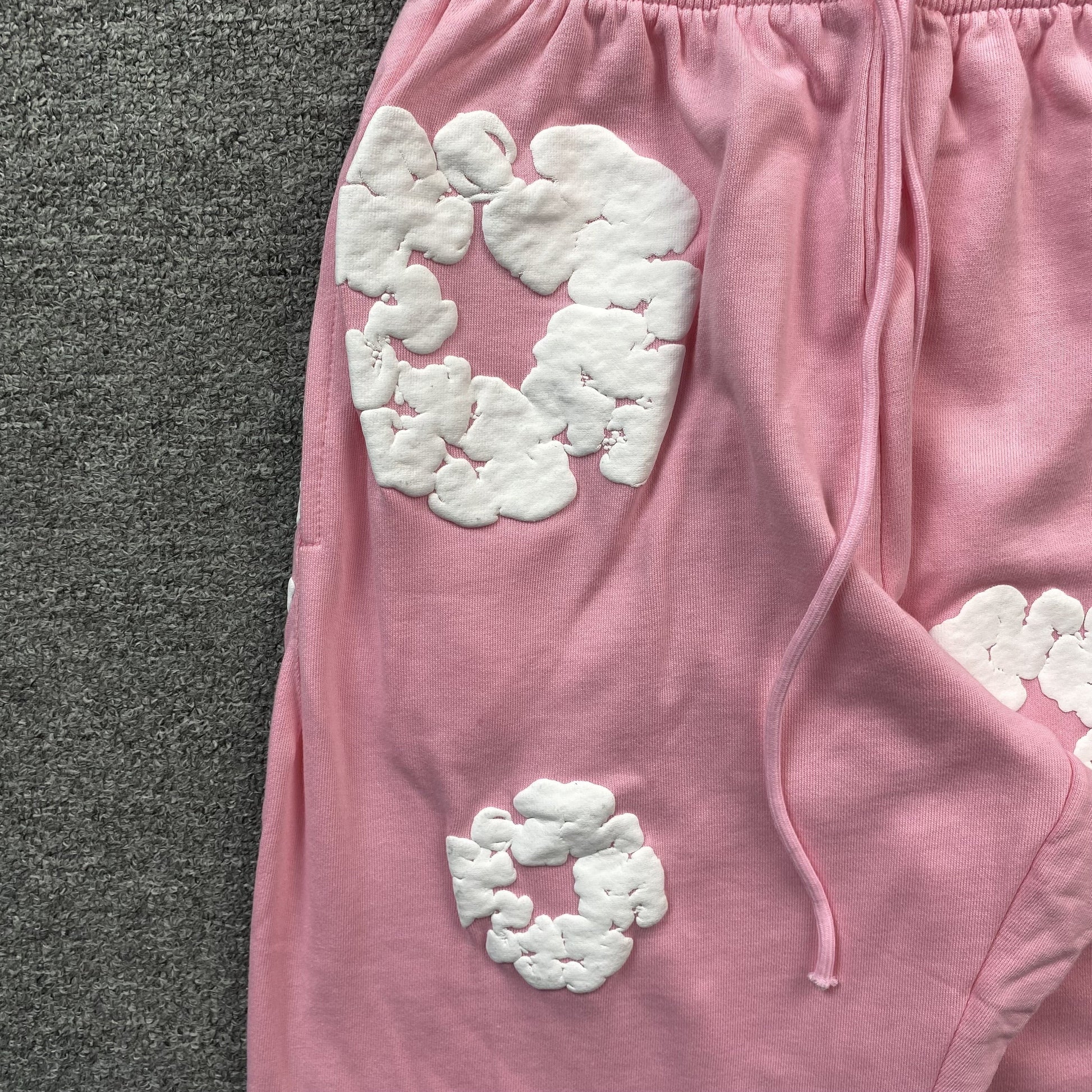 DENIM TEARS COTTON WREATH SWEATPANTS PINK Status Shipping