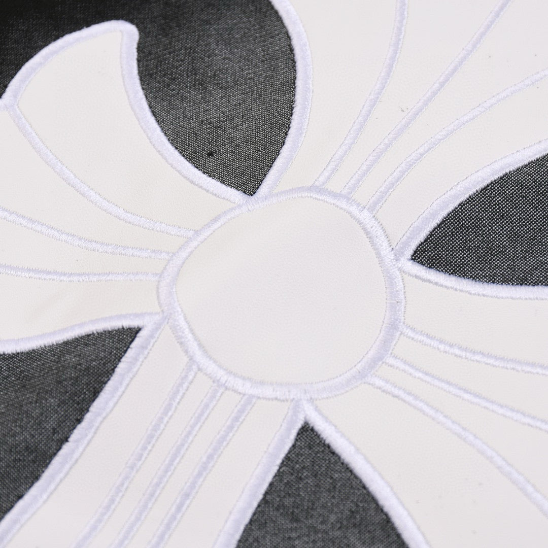 CHROME HEARTS WHITE CROSS T-SHIRT BLACK Status Shipping