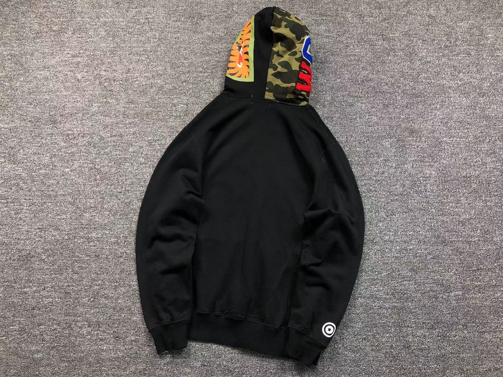 BAPE SHARK FULL ZIP HOODIE BLACK Status Shipping