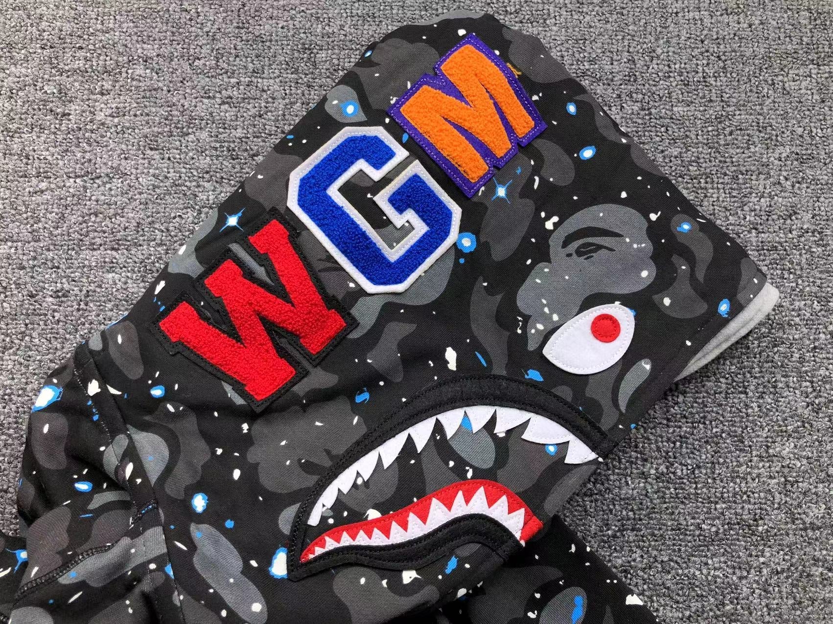 BAPE SPACE CAMO DOUBLE SHARK FULL ZIP HOODIE BLACK Status Shipping