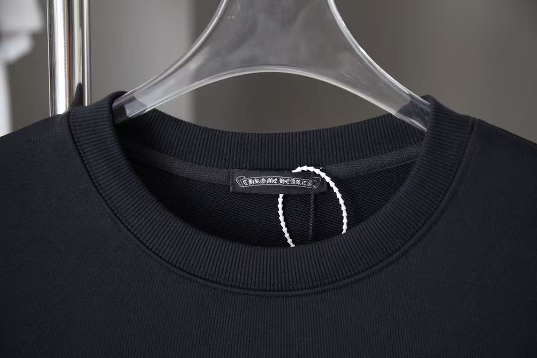 CHROME HEARTS CROSS PATCH SWEATSHIRT BLACK Status Shipping