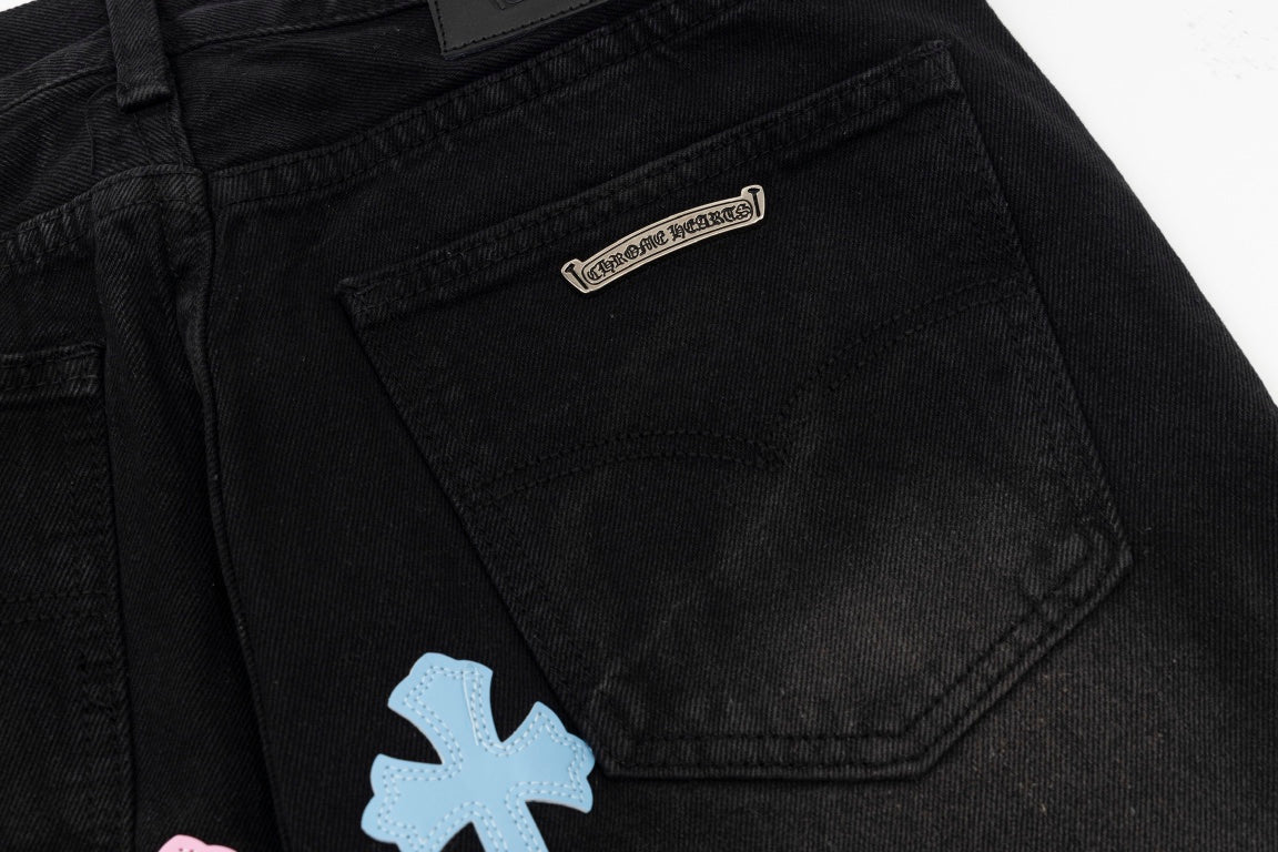 CHROME HEARTS MULTICOLOR CROSS PATCH JORTS BLACK Status Shipping
