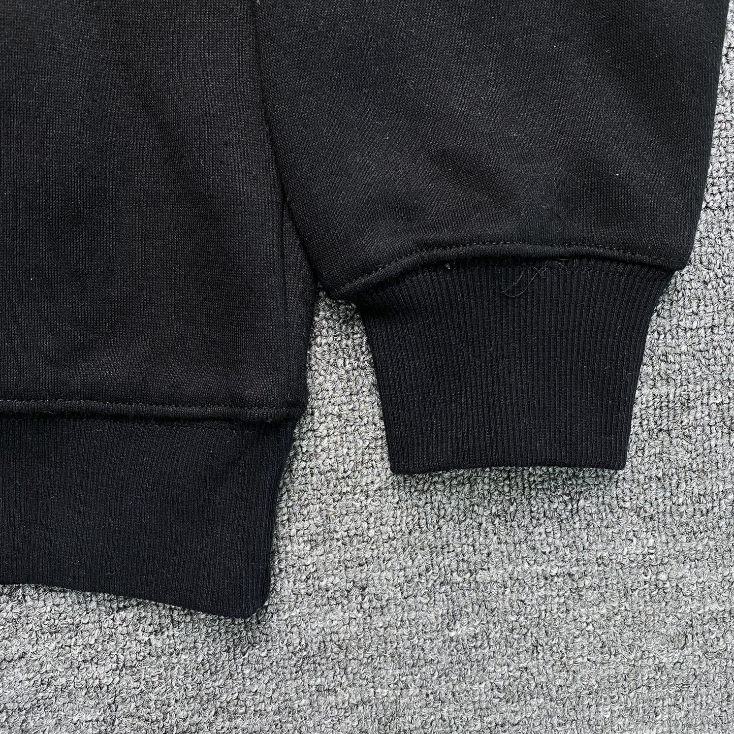 SYNA WORLD HOODIE BLACK Status Shipping