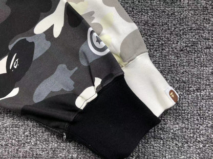 BAPE CITY CAMO HALF SHARK FULL ZIP HOODIE WHITE/BLACK Status Shipping