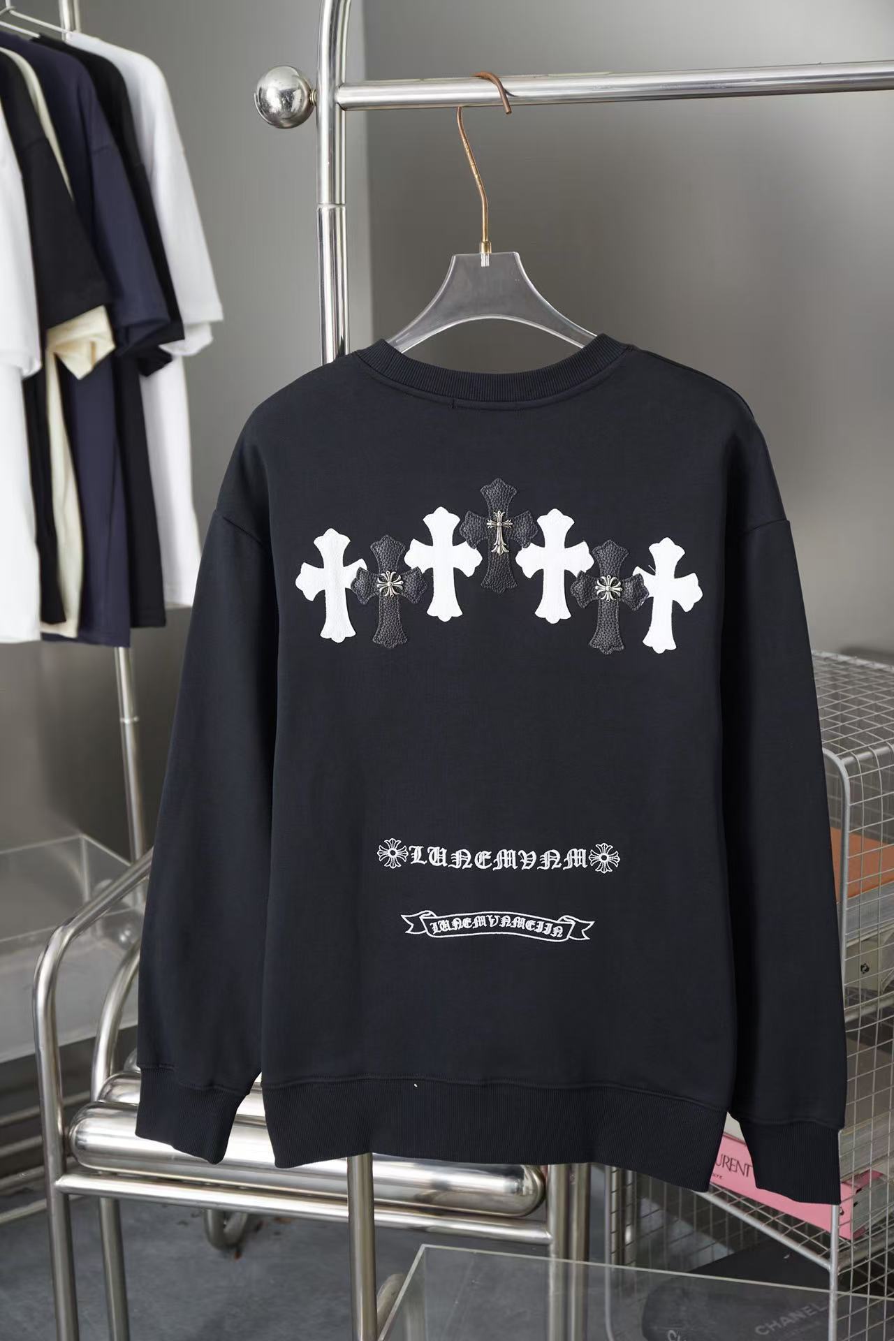 CHROME HEARTS CROSS PATCH SWEATSHIRT BLACK Status Shipping