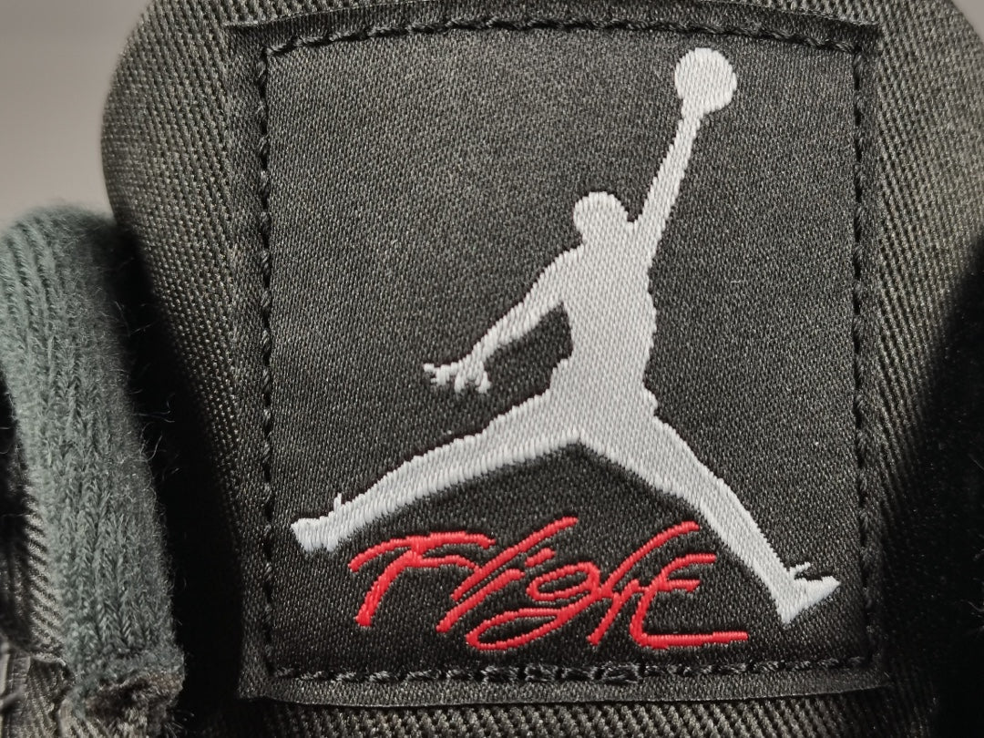 JORDAN 4 x BLACK CANVAS Versili