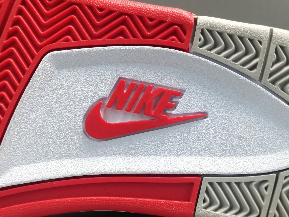 JORDAN 4 x FIRE RED Versili