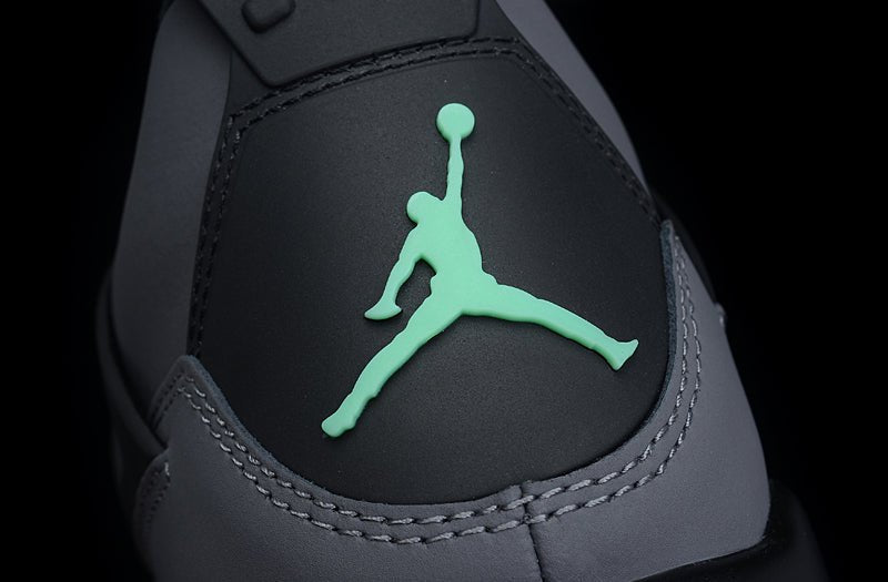 JORDAN 4 x GREEN GLOW Versili