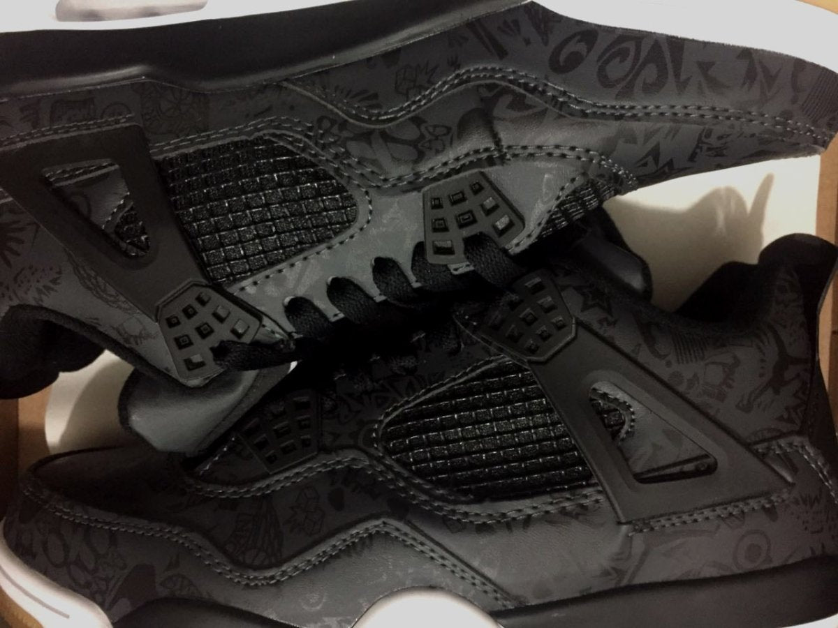 JORDAN 4 x LASER BLACK GUM Versili