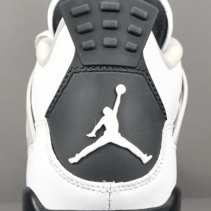 JORDAN 4 x MILITARY BLACK Versili