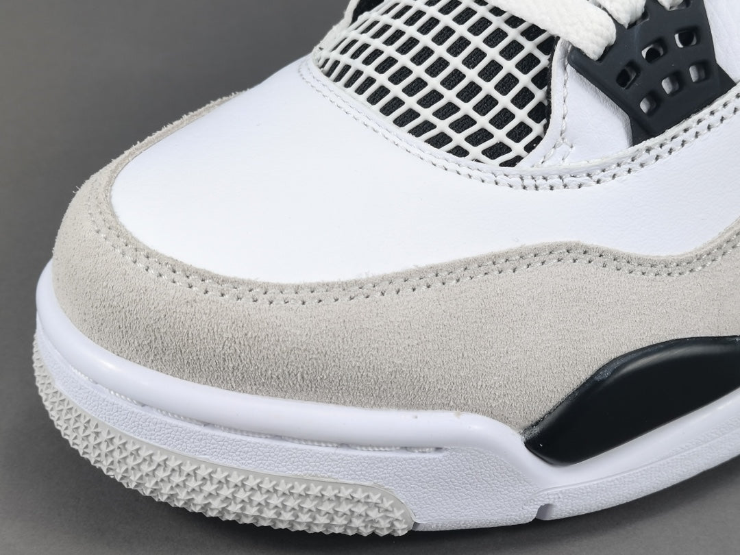 JORDAN 4 x MILITARY BLACK Versili