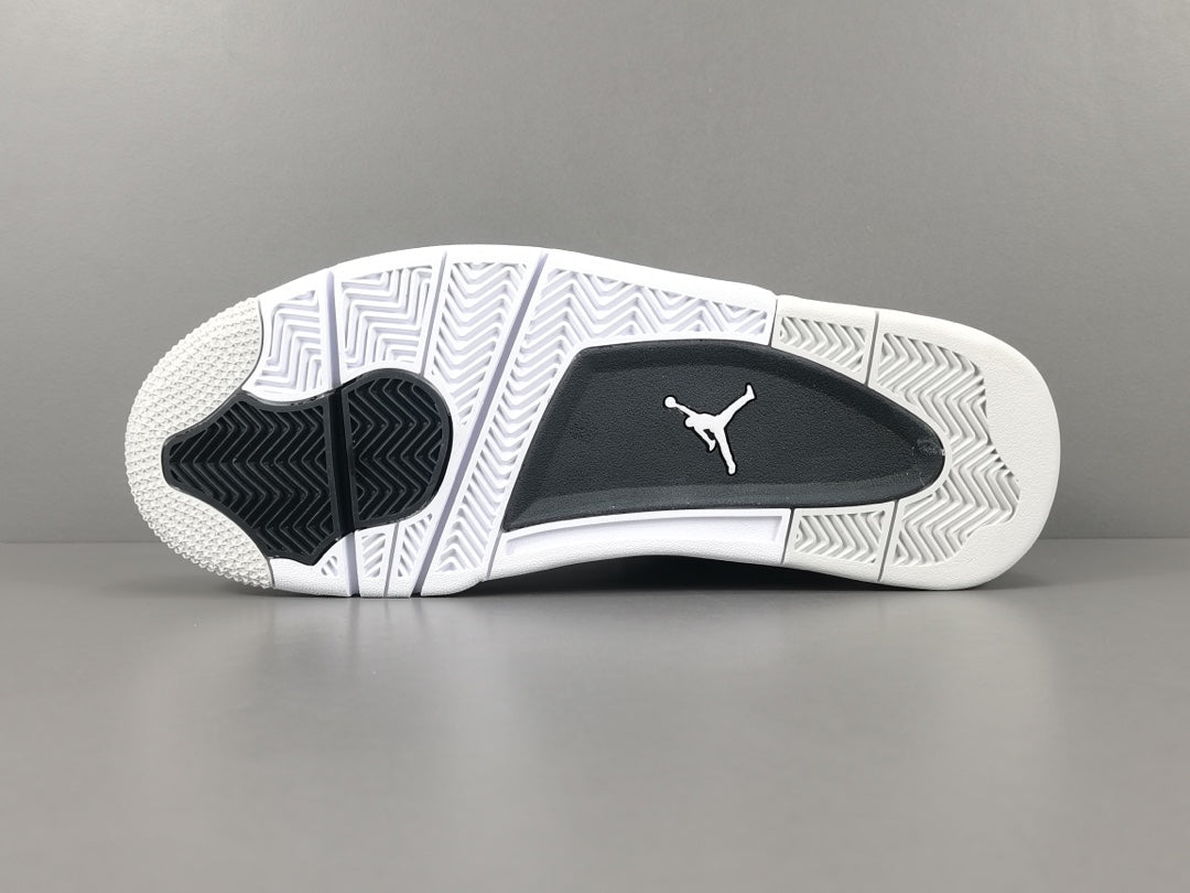 JORDAN 4 x MILITARY BLACK Versili