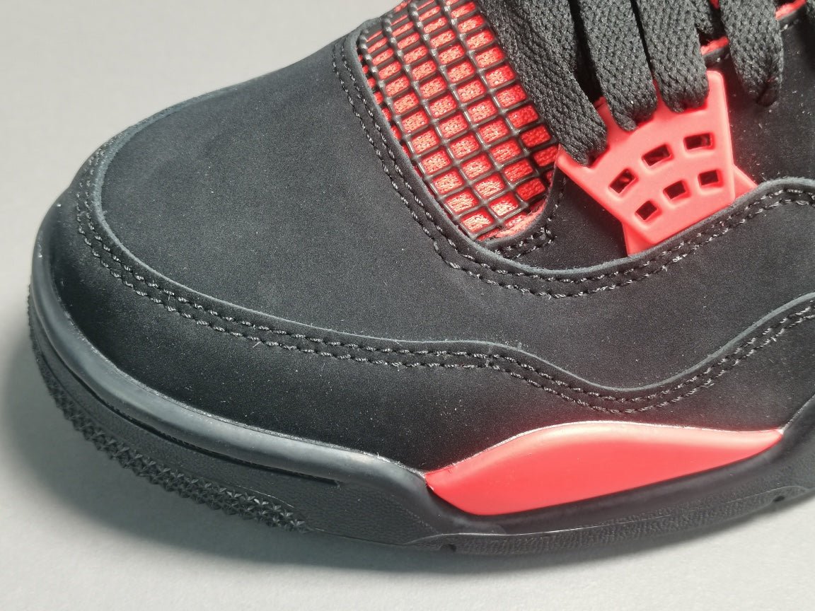 JORDAN 4 x RED THUNDER Versili