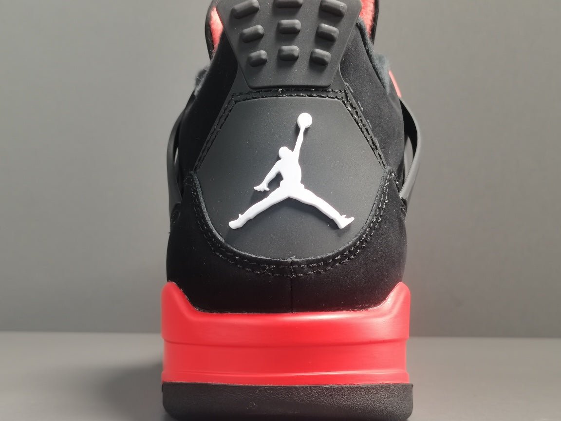 JORDAN 4 x RED THUNDER Versili