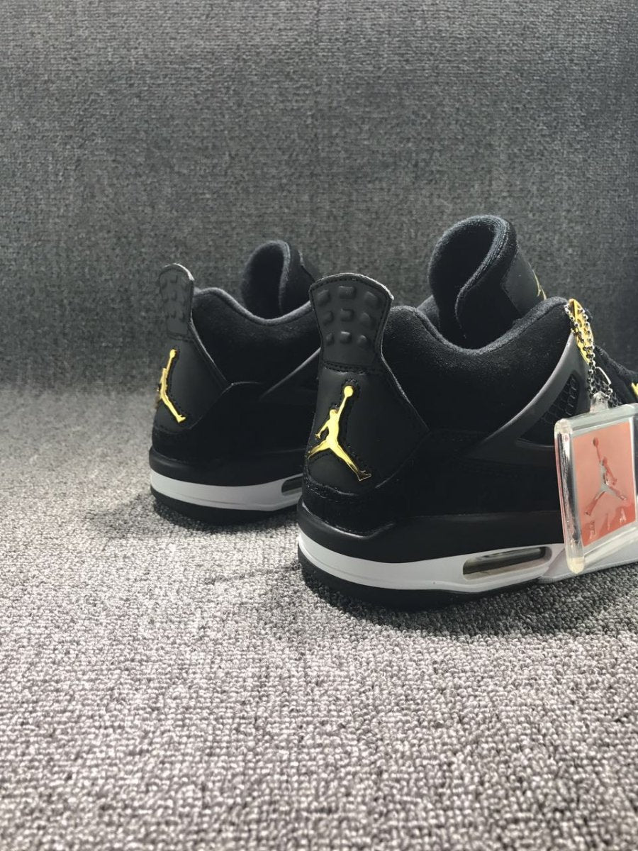 JORDAN 4 x ROYALTY Versili