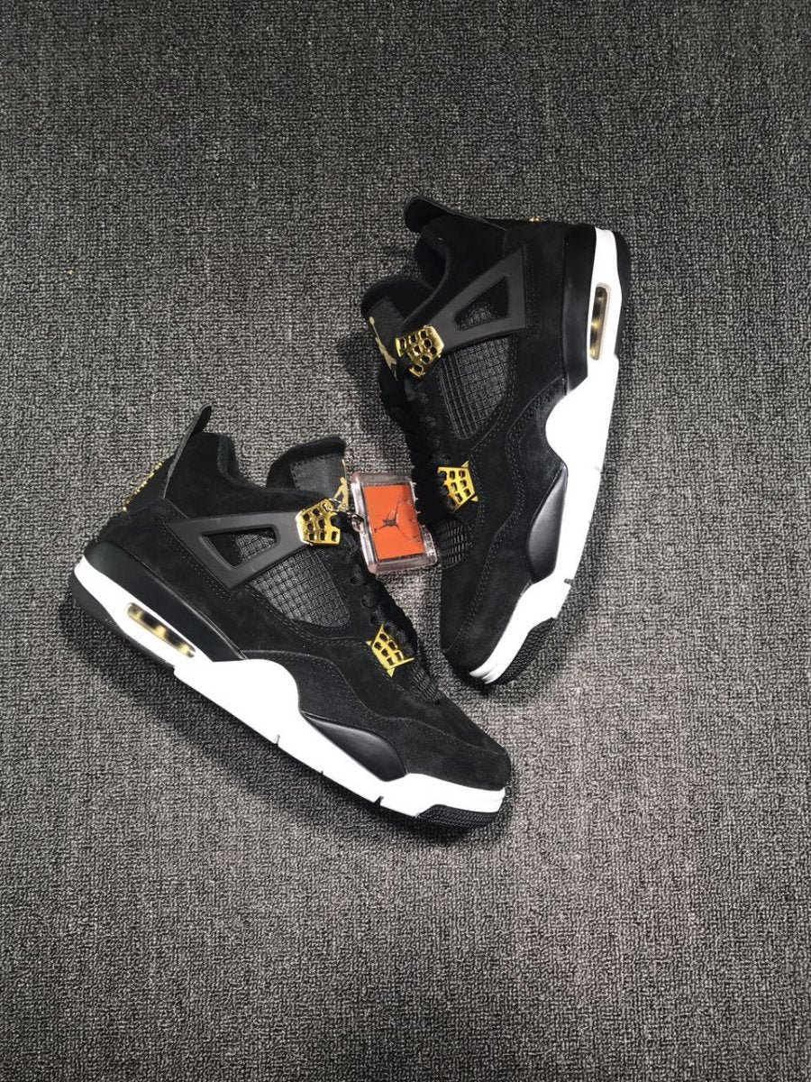 JORDAN 4 x ROYALTY Versili