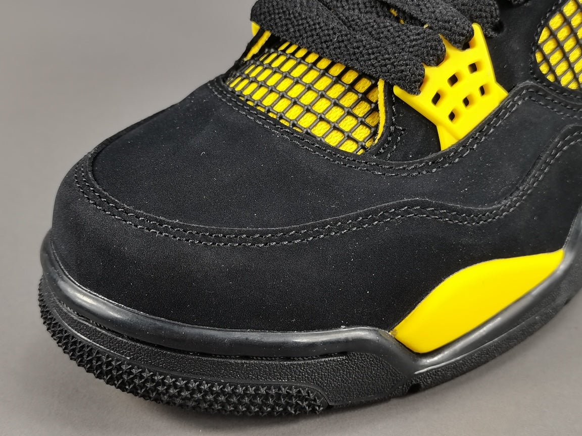 JORDAN 4 x THUNDER Versili
