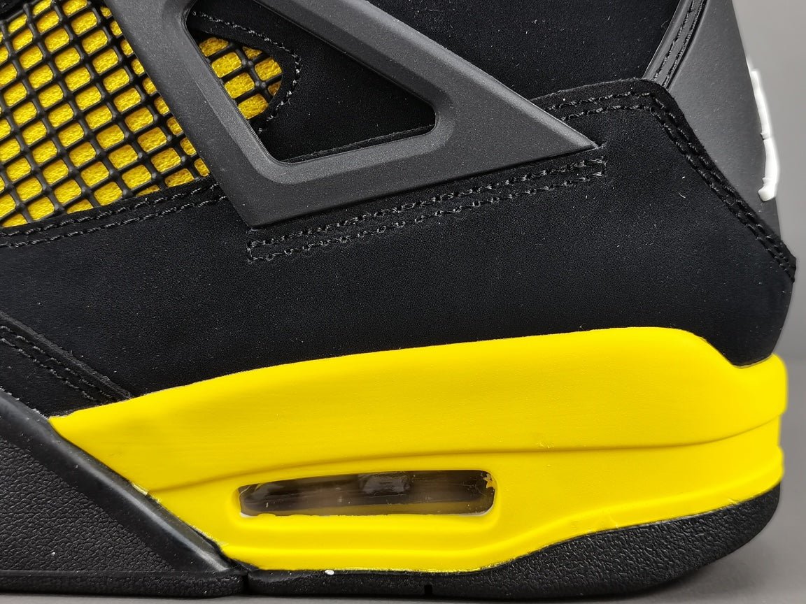 JORDAN 4 x THUNDER Versili