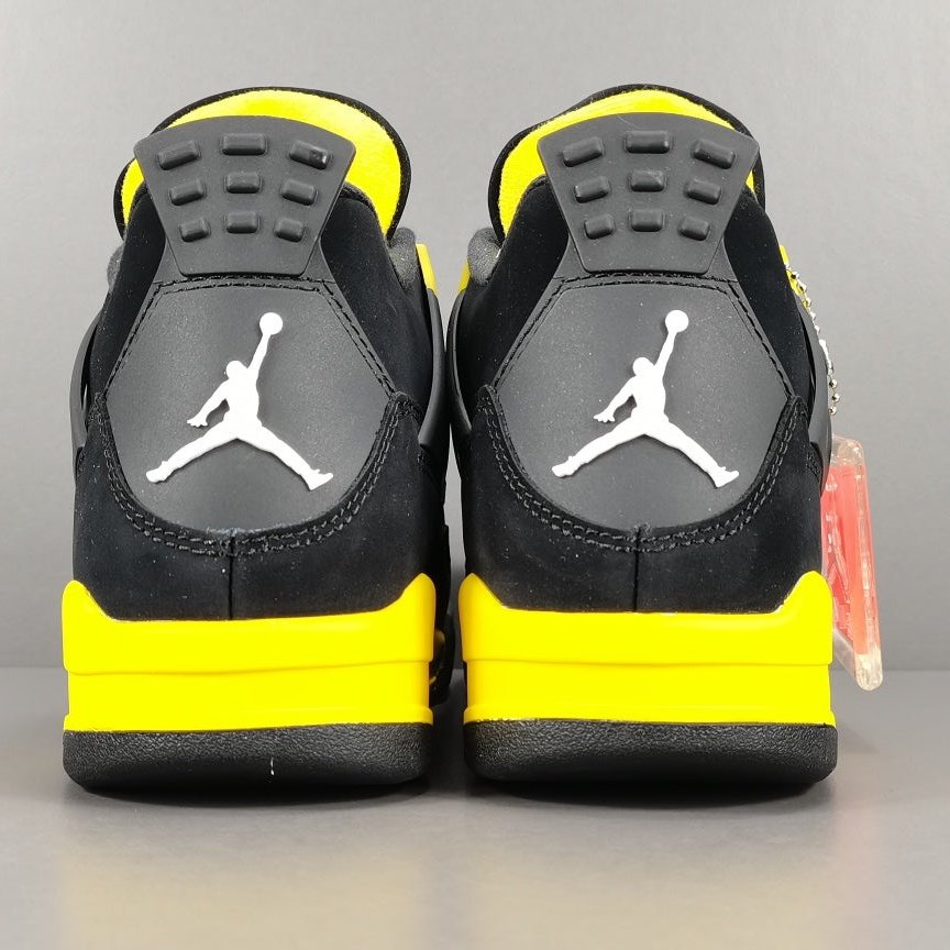 JORDAN 4 x THUNDER Versili