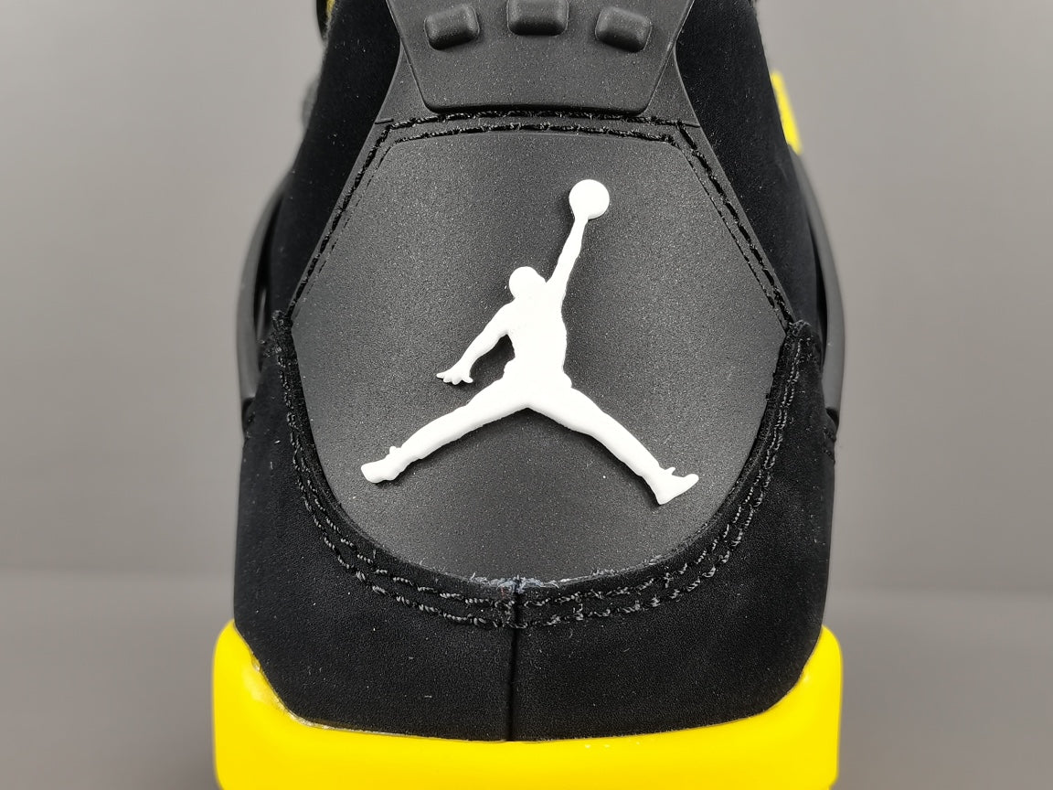 JORDAN 4 x THUNDER Versili