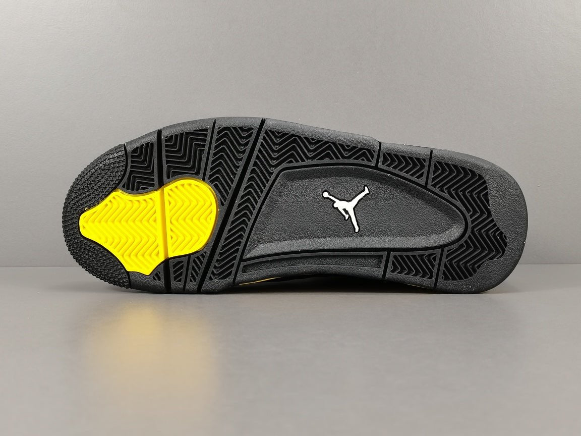 JORDAN 4 x THUNDER Versili
