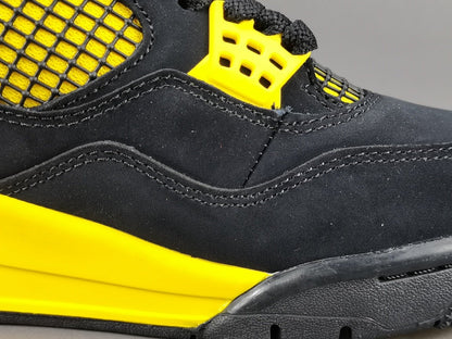 JORDAN 4 x THUNDER Versili