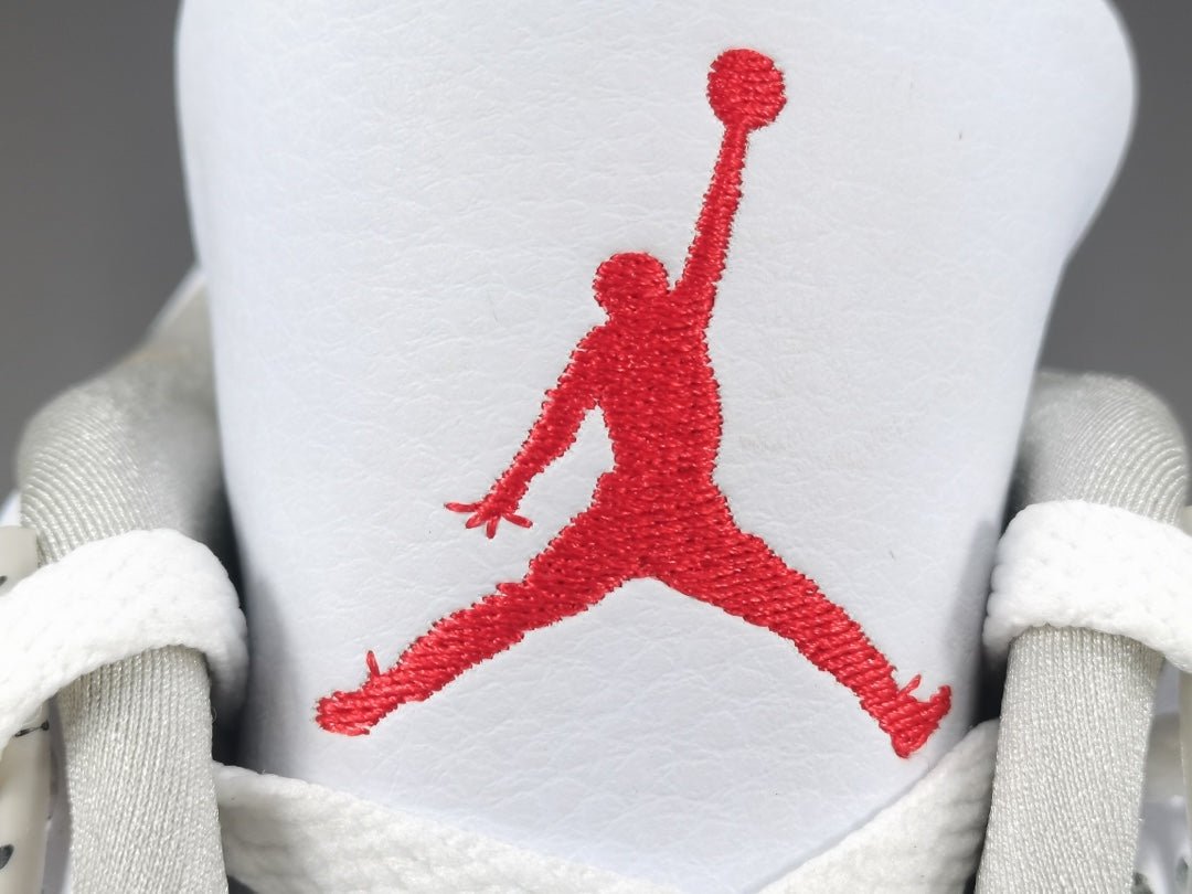 JORDAN 4 x WHITE OREO Versili