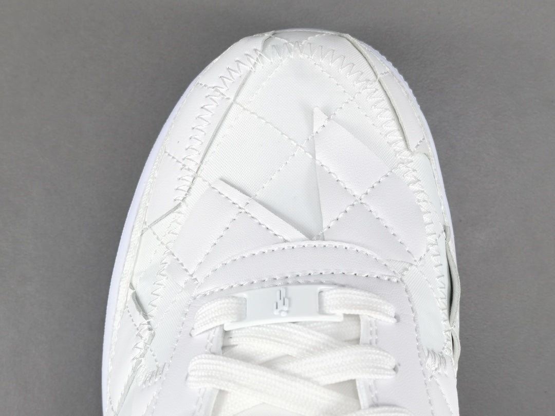 NIKE AIR FORCE 1 x BILLIE EILISH TRIPLE WHITE Versili