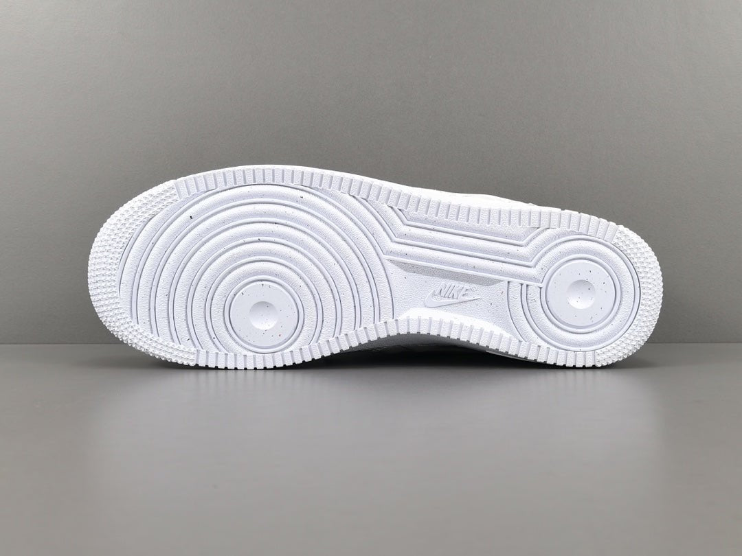 NIKE AIR FORCE 1 x BILLIE EILISH TRIPLE WHITE Versili