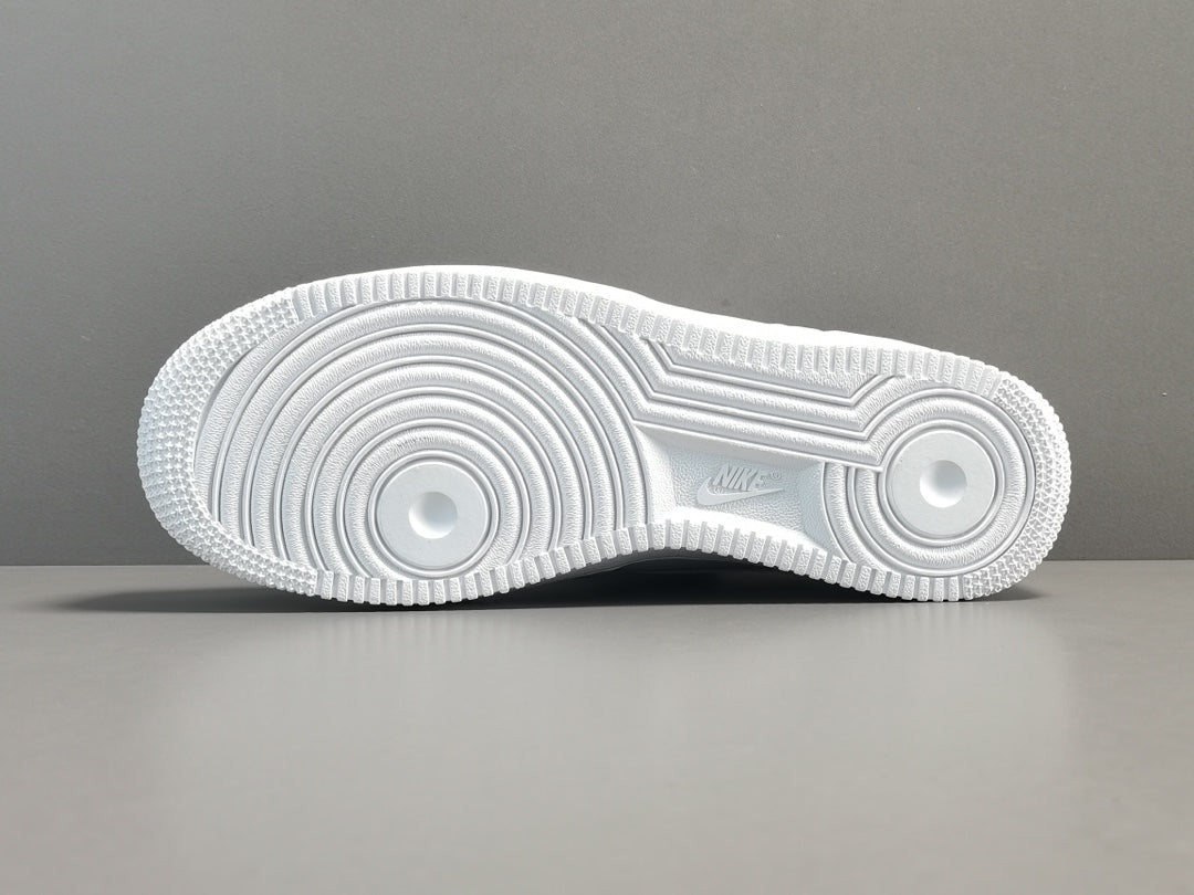 NIKE AIR FORCE 1 x WHITE Versili