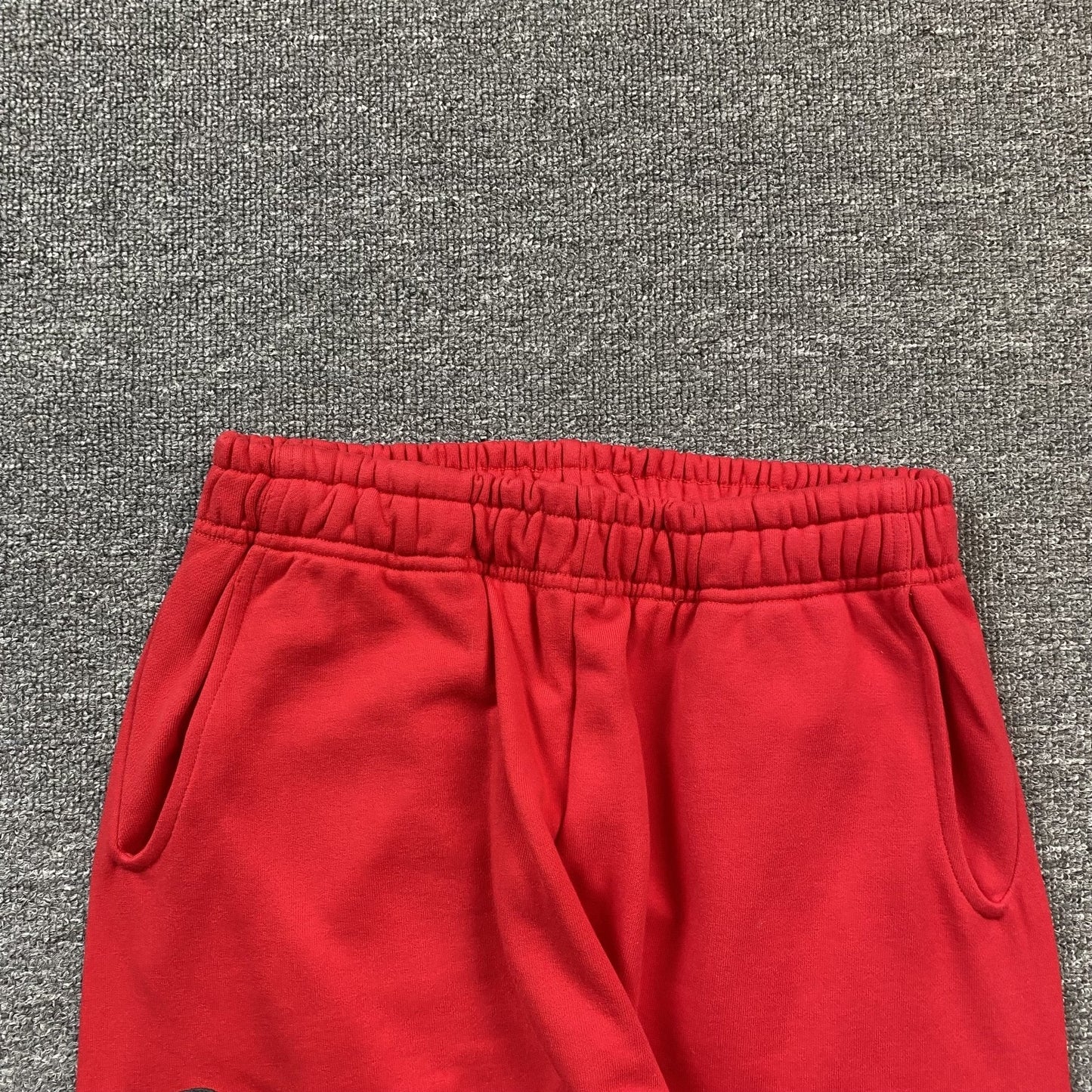 SP5DER BELUGA SWEATPANTS RED Status Shipping