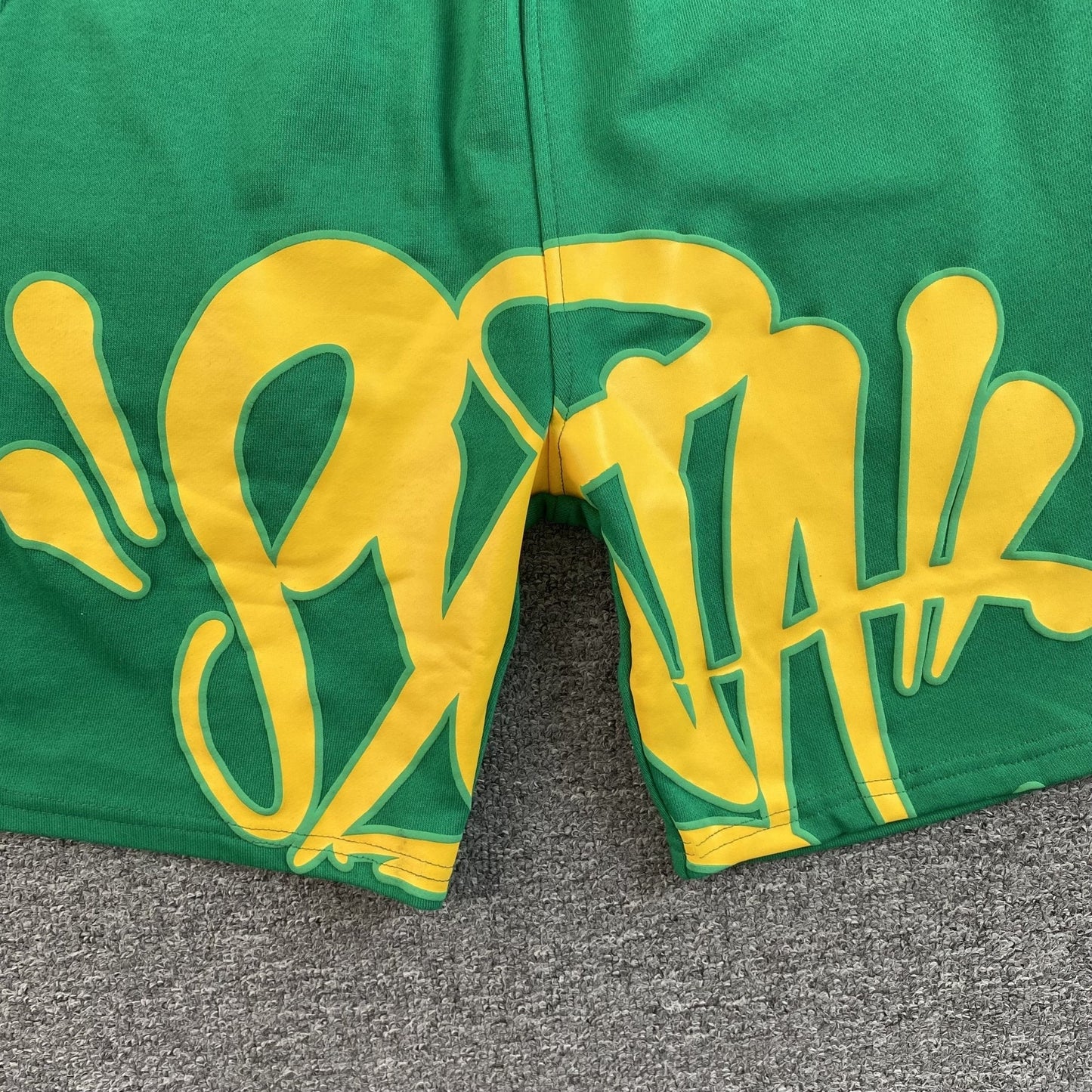 SYNA WORLD SHORTS GREEN Status Shipping